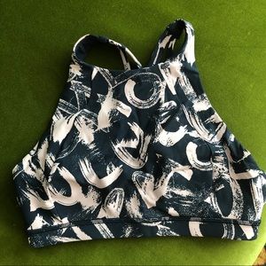 Lululemon Free to Be high neck sports bra